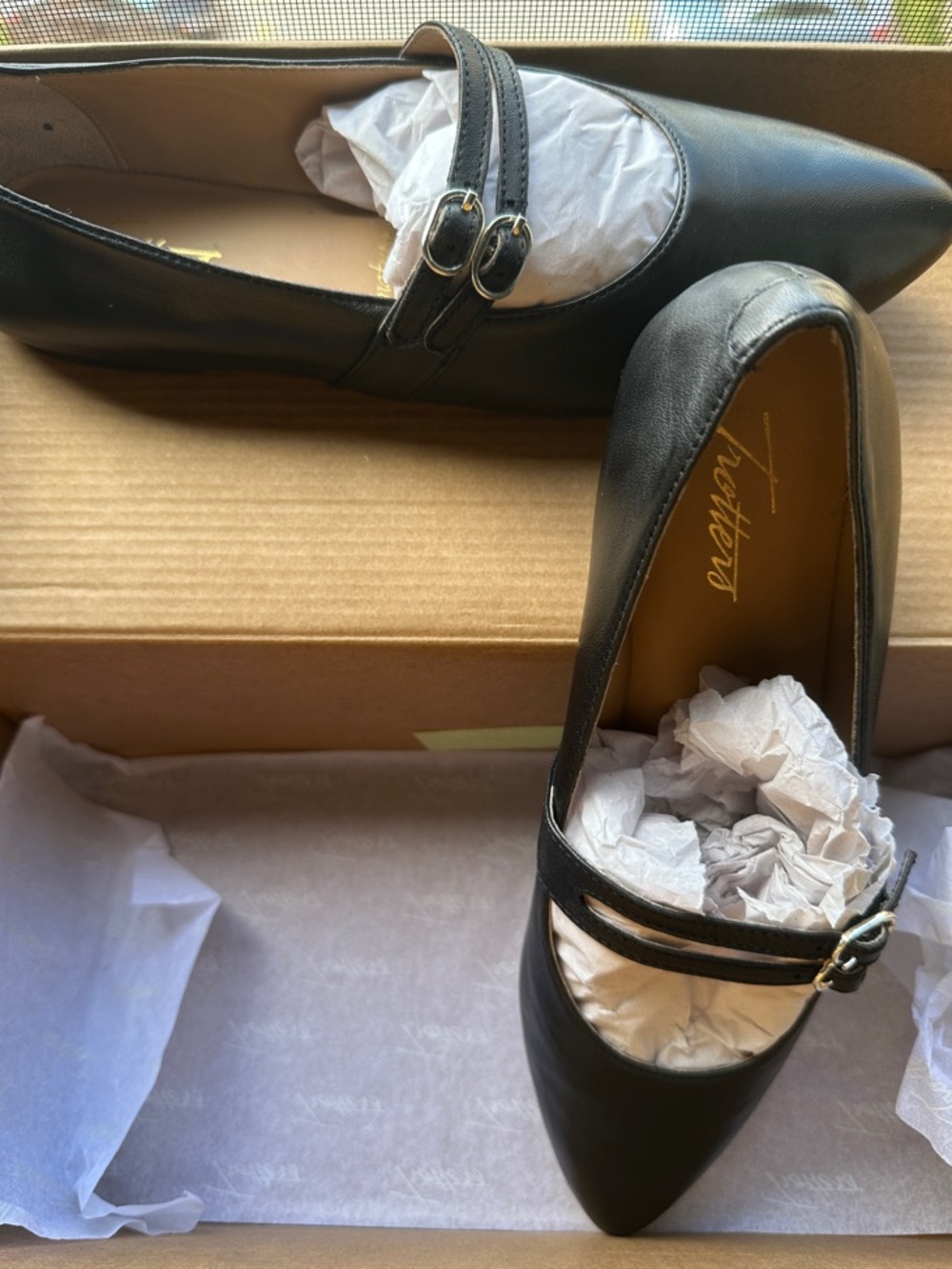 Trotters Black Pointed-Toe Double-Strap Flats